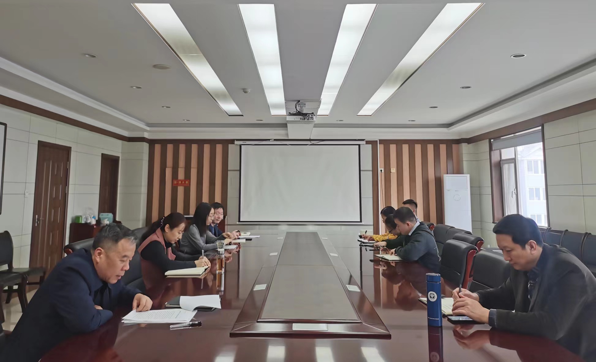 西安市西投投資(發(fā)展)有限公司召開(kāi)黨支部會(huì)議學(xué)習(xí)宣傳貫徹黨的二十大精神