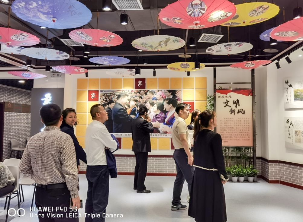 公司固定收益部黨支部、投行業(yè)務(wù)部黨支部、綜合事務(wù)部與金融（產(chǎn)業(yè)）基地保障黨支部開展聯(lián)合黨日活動(dòng)