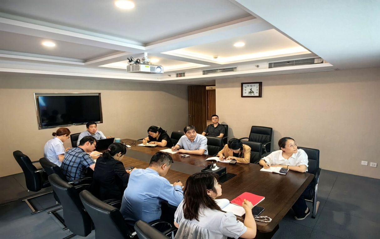 戰(zhàn)略運營中心與固定收益部聯(lián)合黨支部開展深入貫徹中央八項規(guī)定精神學(xué)習(xí)教育專題黨課